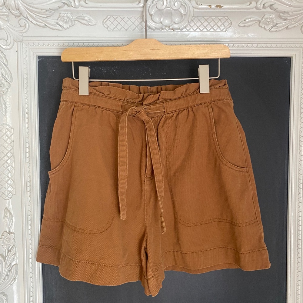 Old Navy linen like paper bag style shorts